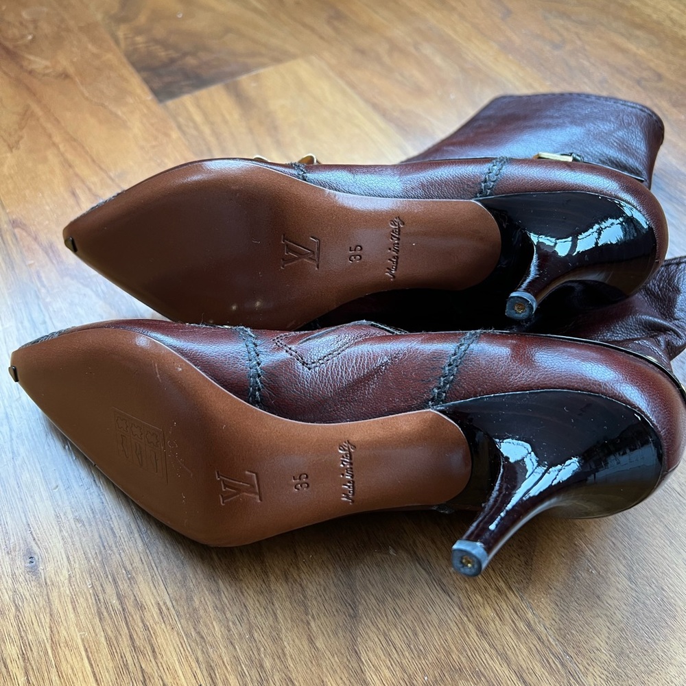 Louis Vuitton Leather heel boots with bow and buckle detail - Picture 4 of 7